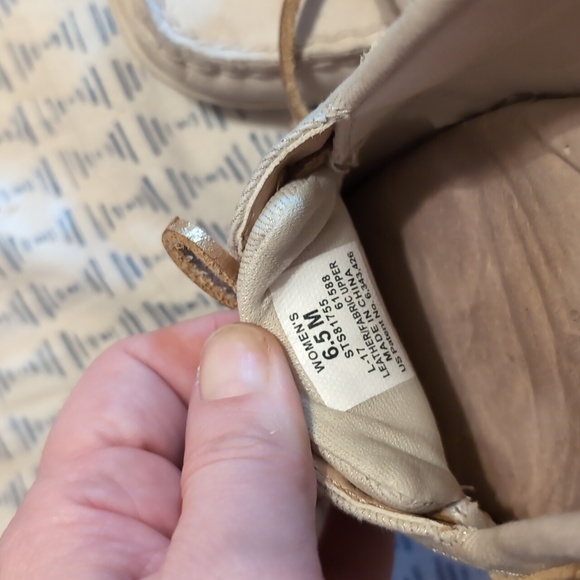 Size 6.5 Sperry shoes - Picture 2 of 3